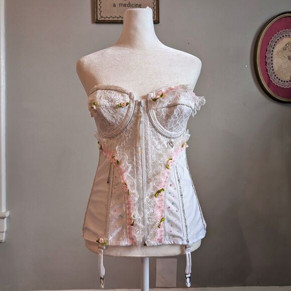 Vintage Y2K Frederick's of Hollywood White Corset Lace Coquette Rhinestone 36C - Picture 12 of 15